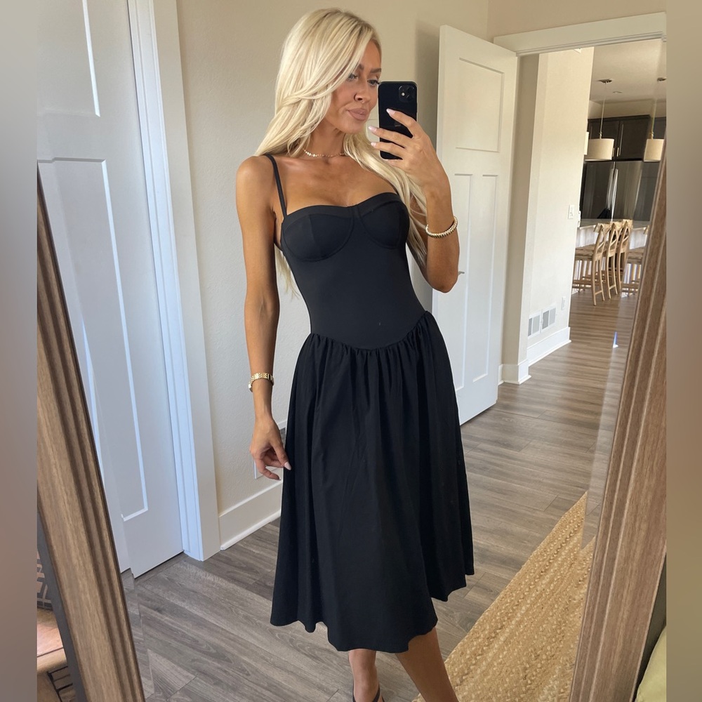 Black Bustier Midi Dress - Picture 4 of 6